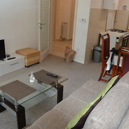 아파트 Apartman Nike Lukavica